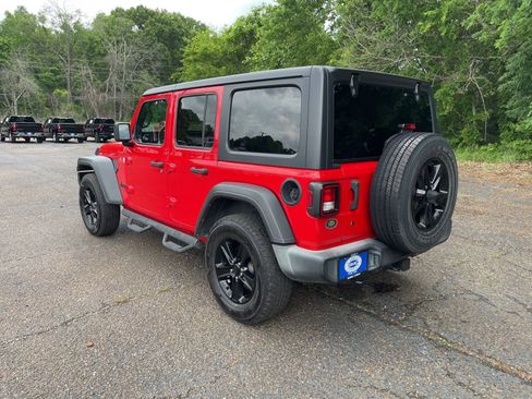 Used 2019 Jeep Wrangler Unlimited Sport AWD/4WD image 3
