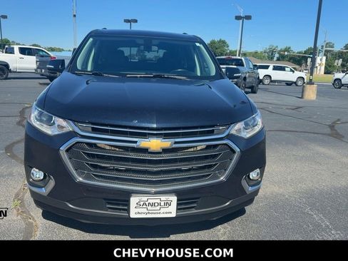Used 2020 Chevrolet Traverse LT FWD image 3