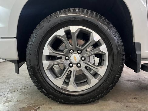 Used 2025 Chevrolet Silverado 1500 High Country w/ Z71 Off-Road Package AWD/4WD image 14