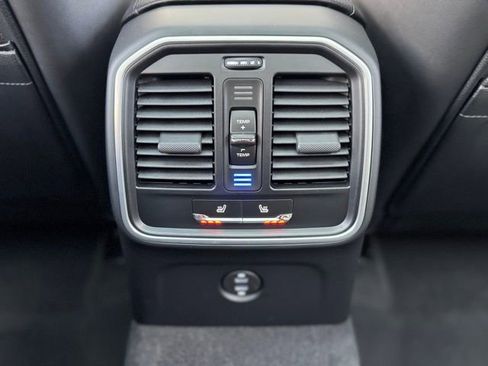 New 2026 Porsche Macan AWD/4WD image 34
