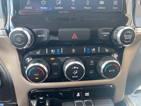Used 2022 RAM 1500 Laramie AWD/4WD image 15