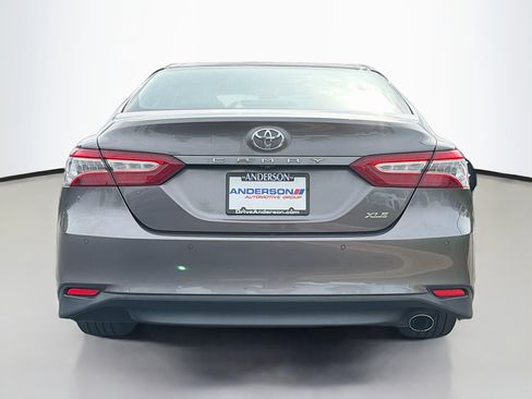 Used 2018 Toyota Camry XLE FWD image 14