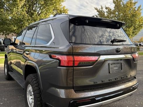 Used 2024 Toyota Sequoia Limited image 8