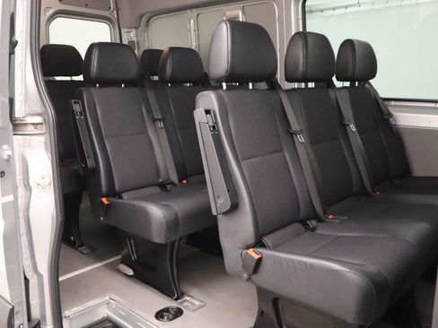 Used 2018 Mercedes-Benz Sprinter 2500 image 17