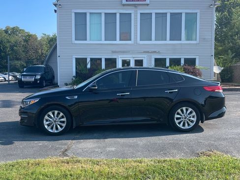 Used 2016 Kia Optima EX w/ Premium Package FWD image 2