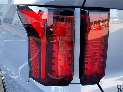 Used 2023 Kia Sorento S w/ Panoramic Sunroof Package FWD image 27
