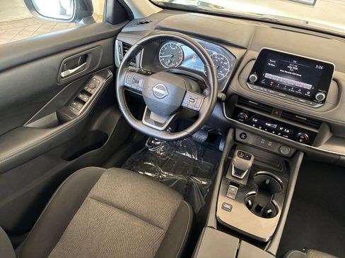 Used 2025 Nissan Rogue SV FWD image 36