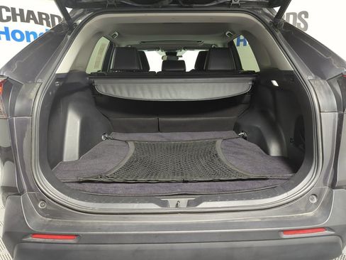 Used 2022 Toyota RAV4 XLE Premium image 18