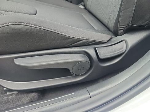 New 2026 Hyundai Elantra SE FWD image 14