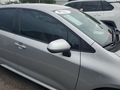 Used 2023 Toyota Corolla LE FWD image 3