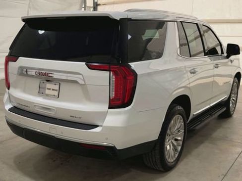 Used 2022 GMC Yukon SLT w/ SLT Premium Package image 8