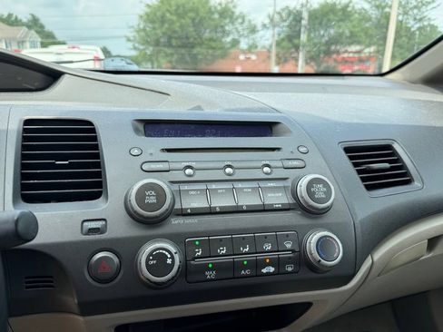 Used 2010 Honda Civic LX image 17