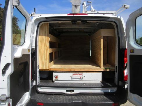 Used 2015 Ford Transit 250 130 Low Roof w/ Exterior Upgrade Package RWD image 12