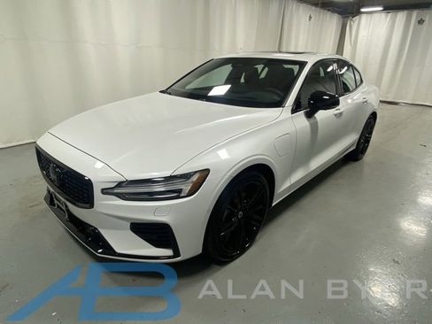 Used 2024 Volvo S60 T8 Ultimate image 1