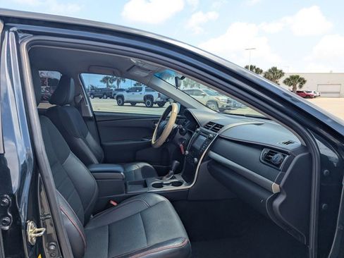 Used 2016 Toyota Camry SE image 15