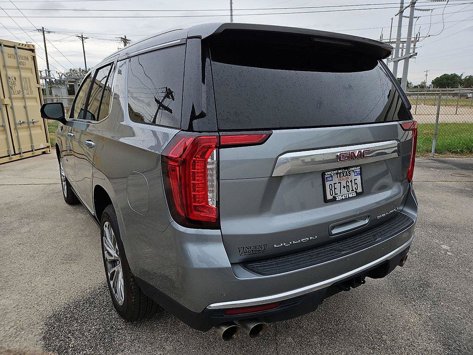 Used 2023 GMC Yukon Denali AWD/4WD image 5