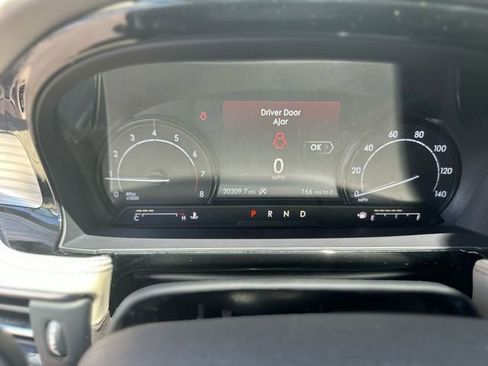 Used 2020 Lincoln Corsair FWD w/ Premium Package image 16