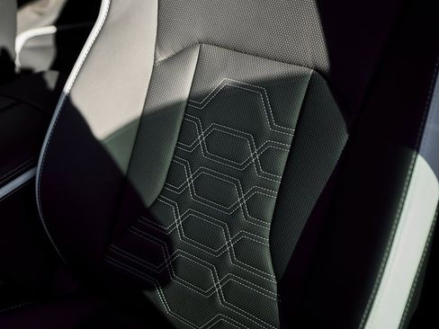 Used 2025 Lamborghini Urus SE image 46