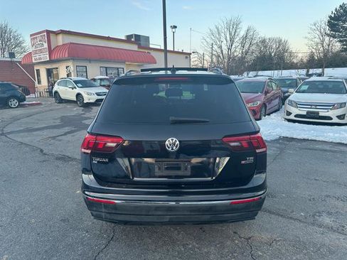 Used 2018 Volkswagen Tiguan SE w/ Panoramic Sunroof Package image 6
