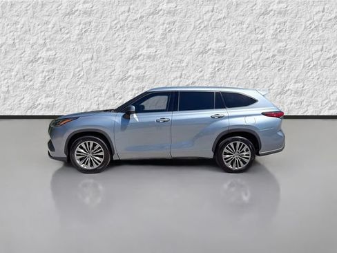 Used 2020 Toyota Highlander Platinum FWD image 6