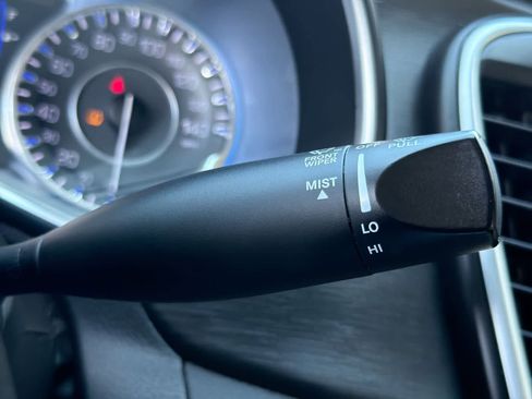 Used 2016 Chrysler 200 Limited w/ Anniversary Edition FWD image 27
