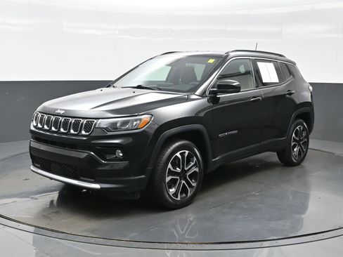 Used 2023 Jeep Compass Limited AWD/4WD image 2