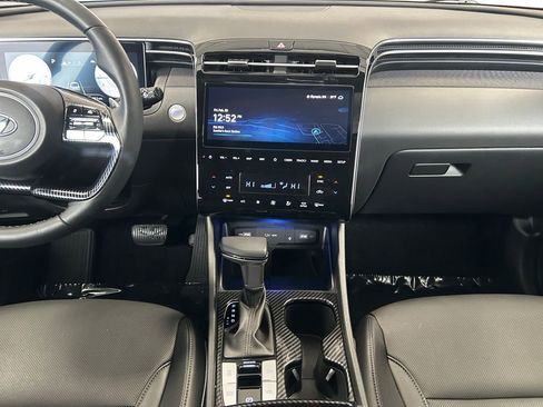 Certified 2024 Hyundai Santa Cruz Limited image 12