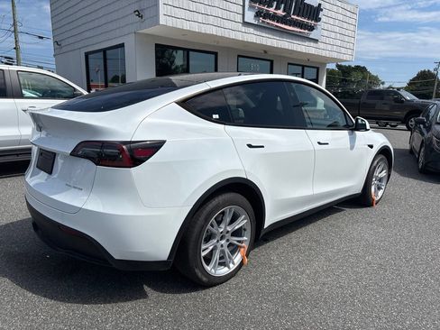 Used 2023 Tesla Model Y AWD image 7