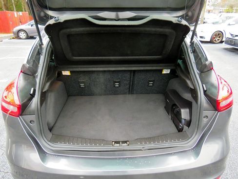 Used 2018 Ford Focus ST w/ Equipment Group 402A image 16