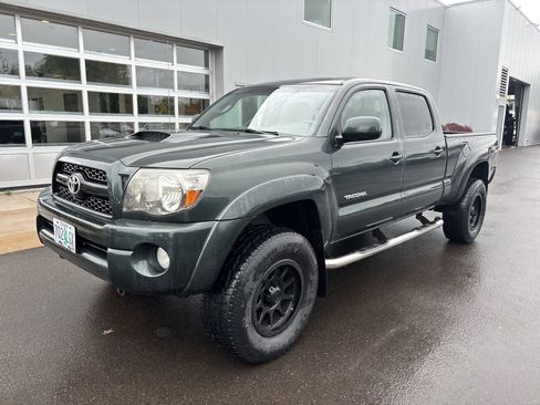 Used 2011 Toyota Tacoma 4x4 Double Cab w/ TRD Sport Pkg w/JBL Audio image 8