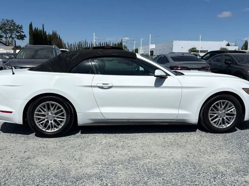 Used 2016 Ford Mustang Convertible RWD image 9