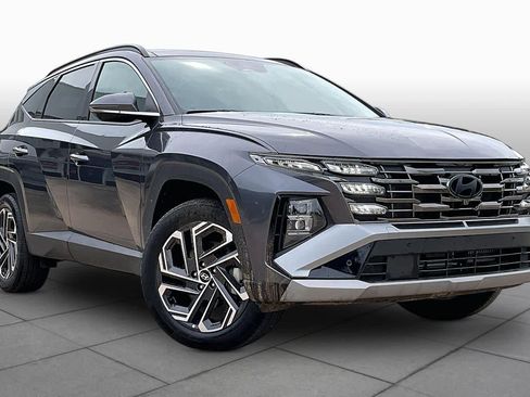 Used 2025 Hyundai Tucson Limited AWD/4WD image 3