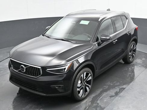 Used 2025 Volvo XC40 B5 Ultra w/ Climate Package AWD/4WD image 40