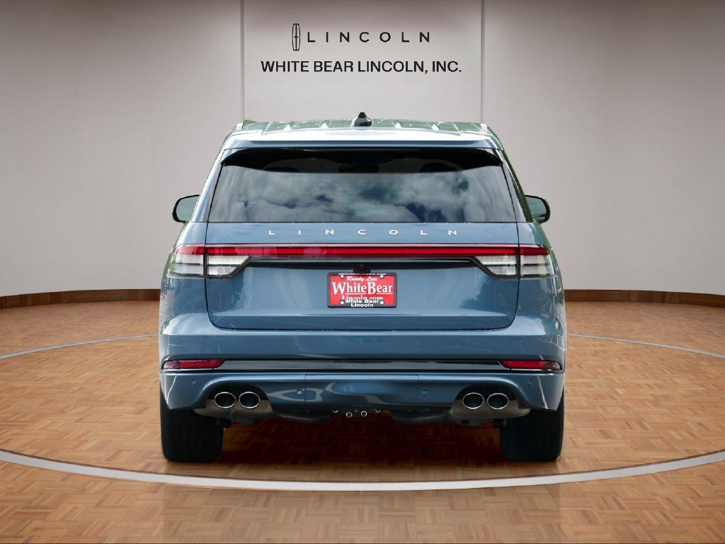 Used 2026 Lincoln Aviator Reserve AWD/4WD image 6