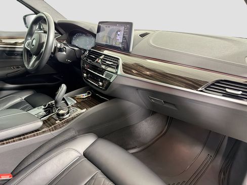 Certified 2023 BMW M550i xDrive w/ Executive Package image 30