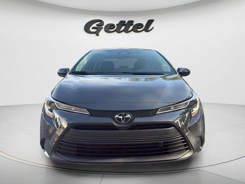 Used 2024 Toyota Corolla LE FWD image 2