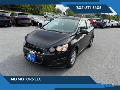 Used 2015 Chevrolet Sonic LT FWD image 1