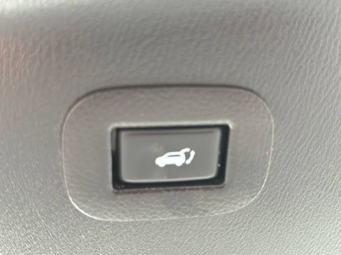 Used 2015 INFINITI QX80 4WD w/ Deluxe Technology Package image 31