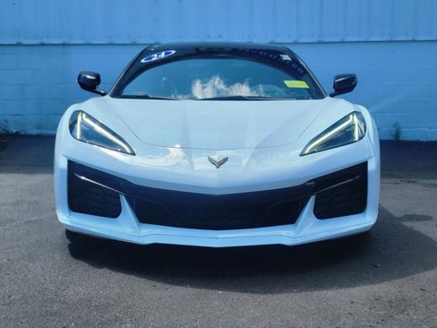 Used 2024 Chevrolet Corvette Z06 RWD image 8