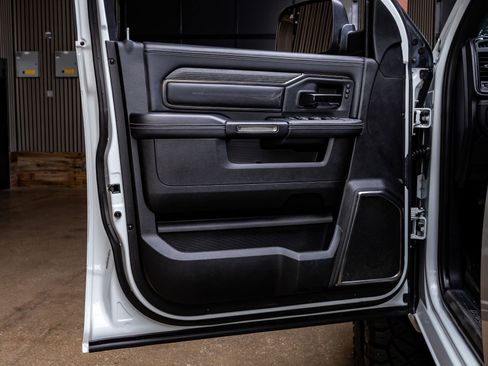 Used 2022 RAM 2500 Limited w/ Night Edition image 37