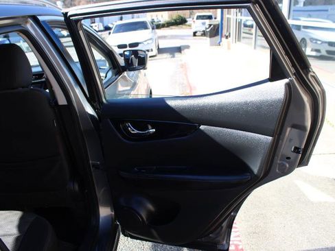 Used 2018 Nissan Rogue Sport SV w/ SV Technology Package image 19