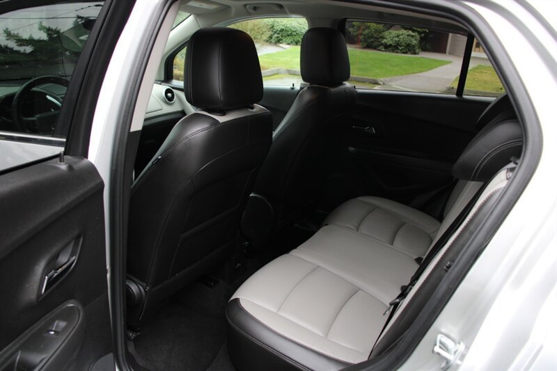 Used 2015 Chevrolet Trax LTZ AWD/4WD image 16
