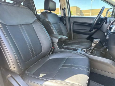 Used 2023 Ford Ranger Lariat w/ Technology Package RWD image 12