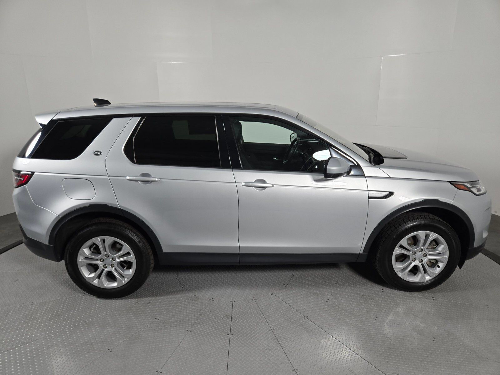 Used 2020 Land Rover Discovery Sport AWD/4WD image 6