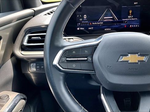 Used 2025 Chevrolet Traverse LT AWD/4WD image 11