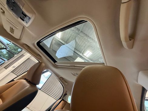 Used 2015 Lexus CT 200h FWD image 9