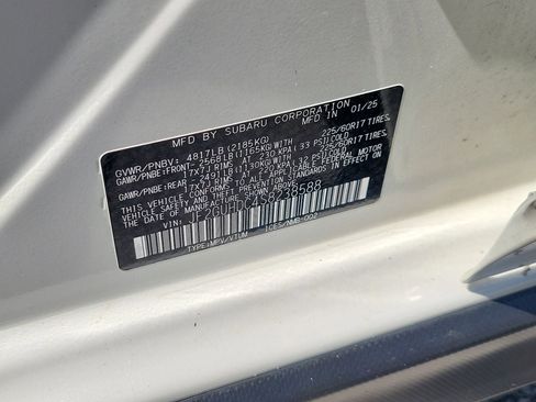 Used 2025 Subaru Crosstrek 2.0i Premium AWD/4WD image 32
