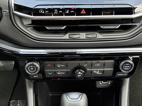 New 2026 Jeep Compass Latitude AWD/4WD image 16