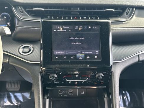 Used 2023 Jeep Grand Cherokee Altitude image 35