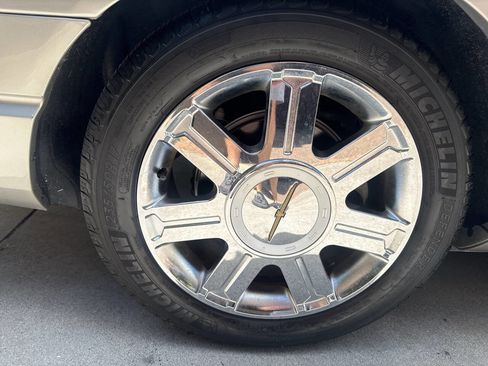 Used 2004 Ford Thunderbird Deluxe image 22